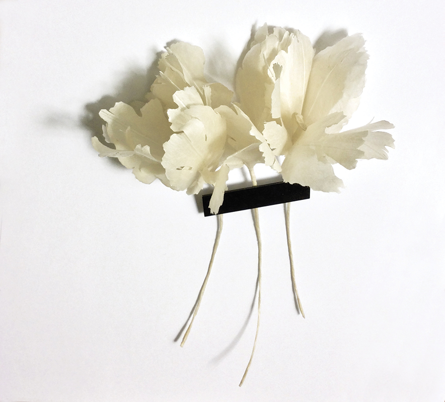 flower brooch, tulip, japanese paper, ganpi, jeannette jansen jewellery